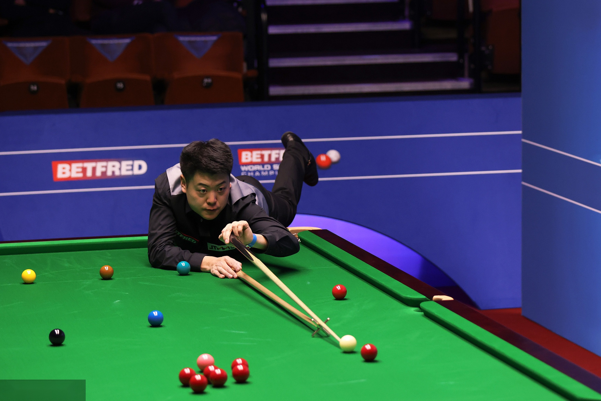 赛场张力交 赛场张力交